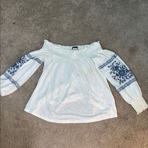 OFF THE SHOULDER AMERICAN EAGLE TOP